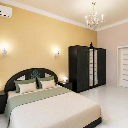Vip In The Very Center Of With Sea View Apartment