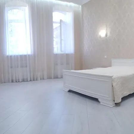 Apartment Vip In The Very Center Of With Sea View *