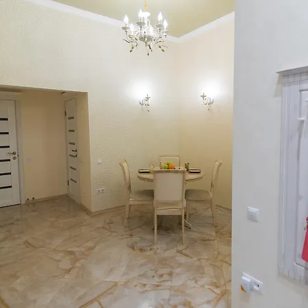 Vip In The Very Center Of With Sea View Apartmán *